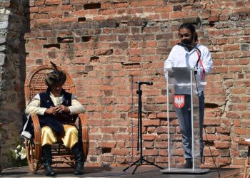 24.07.2021. Sandomierz. Gala Orderu Rzeki Wisły. Na zdjęciu (od lewej) retman Mieczysław Łabęcki, Grzegorz Świtalski - organizator gali / Grażyna Szlęzak-Wójcik / Radio Kielce