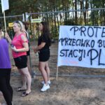 06.07.2021. Dziebałtów. Protest przeciwko budowie masztu telefonii komórkowej / Magdalena Galas-Klusek / Radio Kielce