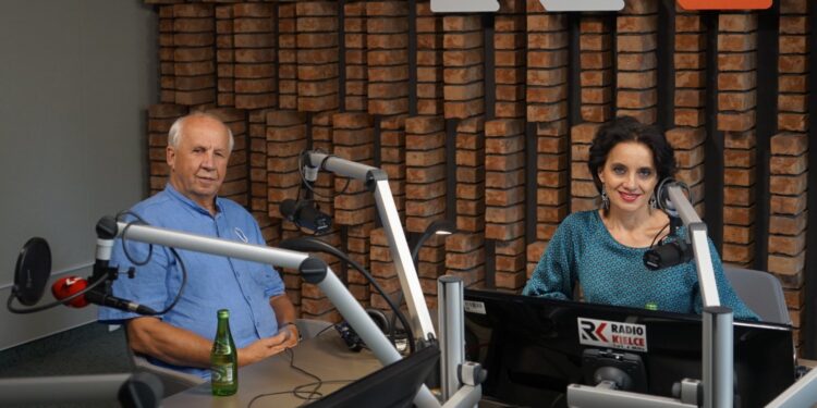 19.07.2021. Radio Kielce. Punkty Widzenia. Na zdjęciu (od lewej): dr Jerzy Staszczyk - konsultant wojewódzki w dziedzinie epidemiologii, Magdalena Sitek - Radio Kielce / Dionizy Krawczyński / Radio Kielce