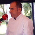 30.07.2021. Letnia kuchnia Radia Kielce. Piątkowa rybka. Na zdjęciu Marcin Maciąg, szef kuchni hotelu Pod Ciżemką w Sandomierzu / Anna Kwapisz / Radio Kielce