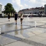 06.07.2021. Kielce. Fontanna na Rynku / Anna Kwapisz / Radio Kielce