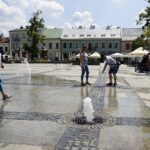 06.07.2021. Kielce. Fontanna na Rynku / Anna Kwapisz / Radio Kielce