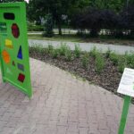 26.07.2021. Kielce. Budowa mini ogrodu sensorycznego w Parku imienia Adolfa Dygasińskiego / Anita Banaś / Radio Kielce