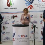 19.07.2021. Strawczynek. Briefing prasowy. Na zdjęciu (od lewej): Krzysztof Słoń - senator PiS, Łukasz Woźniak - dyrektor samorządowego Centrum Kultury, Sportu i Czytelnictwa w Strawczynie / Anna Kwapisz / Radio Kielce