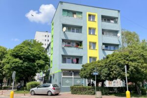 07.07.2021. Ostrowiec Św. Blok przy ulicy Polnej / Emilia Sitarska / Radio Kielce