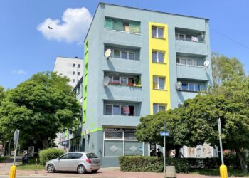 07.07.2021. Ostrowiec Św. Blok przy ulicy Polnej / Emilia Sitarska / Radio Kielce