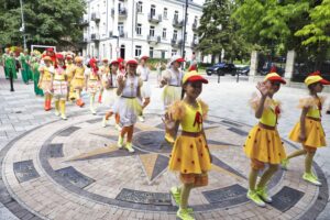 04.07.2021. Busko-Zdrój. Bajkowy korowód / Jarosław Kubalski / Radio Kielce