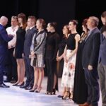 02.07.2021. Kielce. Gala jubileuszowa 25-lecia Kieleckiego Teatru Tańca. Na zdjęciu: Rafał Nowak, wicewojewoda świętokrzyski wręcza wyróżnienia osobom zasłużonym dla KTT / Jarosław Kubalski / Radio Kielce