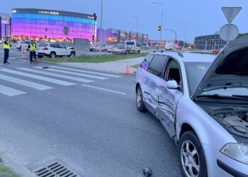 14.07.2021. Kielce. Wypadek na skrzyżowaniu alei Solidarności i ulicy Świętokrzyskiej / Wiktor Taszłow / Radio Kielce