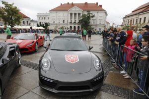 03.07.2021. Kielce. 17. Gran Turismo Polonia. Superauta na kieleckim rynku / Jarosław Kubalski / Radio Kielce