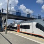 21.07.2021. Skarżysko-Kamienna. Demontaż kładki nad torami kolejowymi / Anna Głąb / Radio Kielce