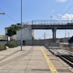 21.07.2021. Skarżysko-Kamienna. Demontaż kładki nad torami kolejowymi / Anna Głąb / Radio Kielce