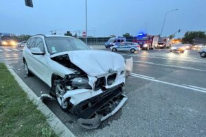 14.07.2021. Kielce. Wypadek na skrzyżowaniu alei Solidarności i ulicy Świętokrzyskiej / Wiktor Taszłow / Radio Kielce