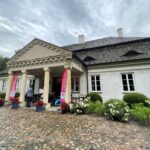 03.07.2021. Śmiłów. Dwór i koncert / Emilia Sitarska / Radio Kielce