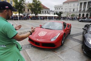 03.07.2021. Kielce. 17. Gran Turismo Polonia. Superauta na kieleckim rynku / Jarosław Kubalski / Radio Kielce