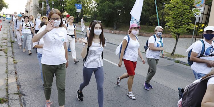 09.08.2020. Kielce. 39. Piesza Pielgrzymka Kielecka na Jasną Górę wyruszyła ze stolicy województwa świętokrzyskiego / Jarosław Kubalski / Radio Kielce