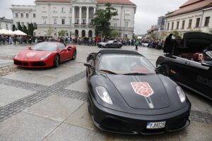 03.07.2021. Kielce. 17. Gran Turismo Polonia. Superauta na kieleckim rynku / Jarosław Kubalski / Radio Kielce