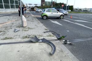 21.07.2021. Kielce. Korki na skrzyżowaniu ulic 1-go Maja i Gosiewskiego po kolizji samochodów / Jarosław Kubalski / Radio Kielce