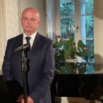 03.07.2021. Śmiłów. Dwór i koncert. Na zdjęciu: Andrzej Szczerbowski - właściciel dworu / Emilia Sitarska / Radio Kielce