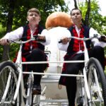 04.07.2021. Busko-Zdrój. Bajkowy korowód / Jarosław Kubalski / Radio Kielce