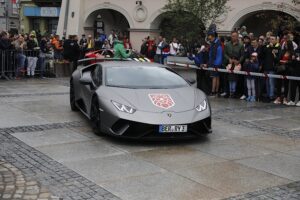 03.07.2021. Kielce. 17. Gran Turismo Polonia. Superauta na kieleckim rynku / Jarosław Kubalski / Radio Kielce