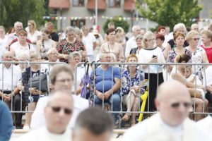 17.07.2021. Daleszyce. Uroczystość koronacji obrazu Matki Bożej Daleszyckiej / Jarosław Kubalski / Radio Kielce