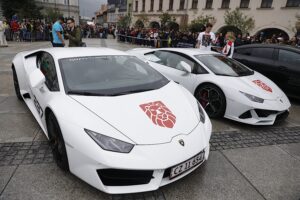 03.07.2021. Kielce. 17. Gran Turismo Polonia. Superauta na kieleckim rynku / Jarosław Kubalski / Radio Kielce