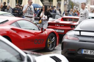 03.07.2021. Kielce. 17. Gran Turismo Polonia. Superauta na kieleckim rynku / Jarosław Kubalski / Radio Kielce