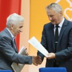 14.07.2021. Kielce. Przekazanie dofinansowania z Rządowego Programu Wieloletniego "Senior+". Na zdjęciu (od lewej): Adam Bodzioch - burmistrz miasta i gminy Kazimierza Wielka, Zbigniew Koniusz - wojewoda świętokrzyski / Wiktor Taszłow / Radio Kielce