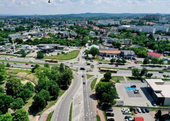 06.07.2021 Kielce. Skrzyżowanie ulic: Solidarności, Tysiąclecia Państwa Polskiego i Domaszowskiej / Jarosław Kubalski / Radio Kielce