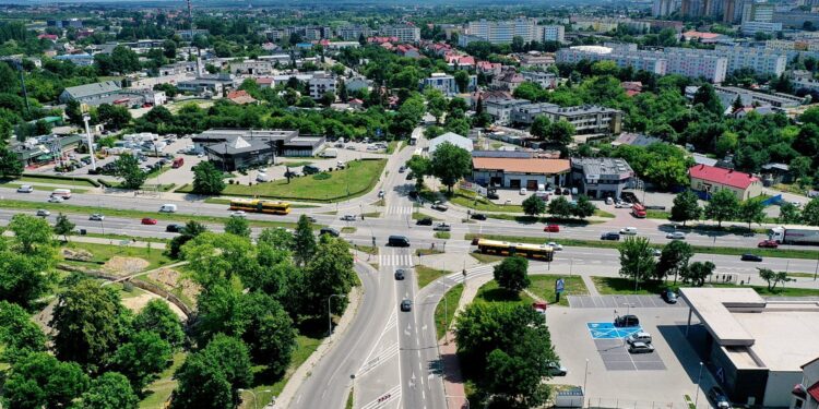 06.07.2021 Kielce. Skrzyżowanie ulic: Solidarności, Tysiąclecia Państwa Polskiego i Domaszowskiej / Jarosław Kubalski / Radio Kielce