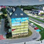 22.07.2021 Kielce. Na budynku przy ul. Kochanowskiego 12 powstaje mural p;atriotyczny / Jarosław Kubalski / Radio Kielce