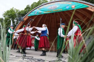 25.07.2021. Busko-Zdrój. Drugi dzień przesłuchań uczestników finałowego konkursu 45. Buskich Spotkań z Folklorem / Wiktor Taszłow / Radio Kielce