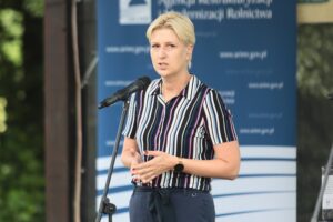 25.07.2021. Ciekoty. Konkurs „Bezpieczne Gospodarstwo Rolne”. Na zdjęciu: Aleksandra Hadzik - prezes Kasy Rolniczego Ubezpieczenia Społecznego / Wiktor Taszłow / Radio Kielce