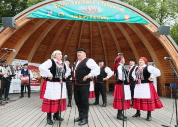 25.07.2021. Busko-Zdrój. Drugi dzień przesłuchań uczestników finałowego konkursu 45. Buskich Spotkań z Folklorem / Wiktor Taszłow / Radio Kielce