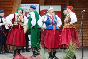 25.07.2021. Busko-Zdrój. Drugi dzień przesłuchań uczestników finałowego konkursu 45. Buskich Spotkań z Folklorem / Wiktor Taszłow / Radio Kielce