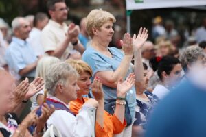 25.07.2021. Busko-Zdrój. Drugi dzień przesłuchań uczestników finałowego konkursu 45. Buskich Spotkań z Folklorem / Wiktor Taszłow / Radio Kielce