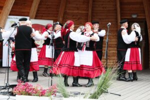 25.07.2021. Busko-Zdrój. Drugi dzień przesłuchań uczestników finałowego konkursu 45. Buskich Spotkań z Folklorem / Wiktor Taszłow / Radio Kielce