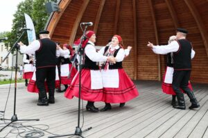 25.07.2021. Busko-Zdrój. Drugi dzień przesłuchań uczestników finałowego konkursu 45. Buskich Spotkań z Folklorem / Wiktor Taszłow / Radio Kielce