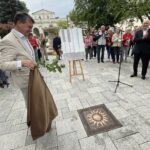 04.07.2021. Busko-Zdrój. 27 Międzynarodowy Festiwal Muzyczny im. Krystyny Jamroz. Odsłonięcie słoneczka przez Tomasza Strahla / Dorota Klusek / Radio Kielce