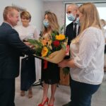 01.07..2021. Tuczępy. Zaprzysiężenie Jacka Wilka. Na zdjęciu (z lewej): Jacek Wilk - wójt Tuczęp, Klaudia Pałka - przewodnicząca rady gminy / Marta Gajda / Radio Kielce