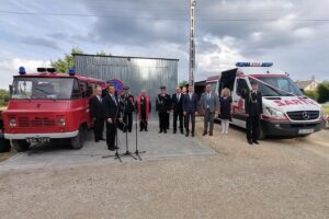 02.07.2021. Włochy. Przekazanie do OSP samochodu marki Mercedes-Benz Sprinter / Marta Gajda / Radio Kielce