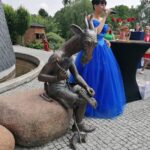 04.07.2021. Pacanów. Odsłonięcie ławeczki Koziołka Motołka w Pacanowie. Na zdjęciu: Aleksandra Stachniak - dyrektor Europejskiego Centrum Bajki im. Koziołka Matołka / Marta Gajda / Radio Kielce