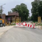 14.07.2021. Busko-Zdrój. Budowa kładki pieszo-rowerowej nad ulicą Starkiewicza oraz przebudowa ulicy Rokosza / Marta Gajda / Radio Kielce