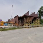 14.07.2021. Busko-Zdrój. Budowa kładki pieszo-rowerowej nad ulicą Starkiewicza oraz przebudowa ulicy Rokosza / Marta Gajda / Radio Kielce