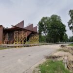 14.07.2021. Busko-Zdrój. Budowa kładki pieszo-rowerowej nad ulicą Starkiewicza oraz przebudowa ulicy Rokosza / Marta Gajda / Radio Kielce