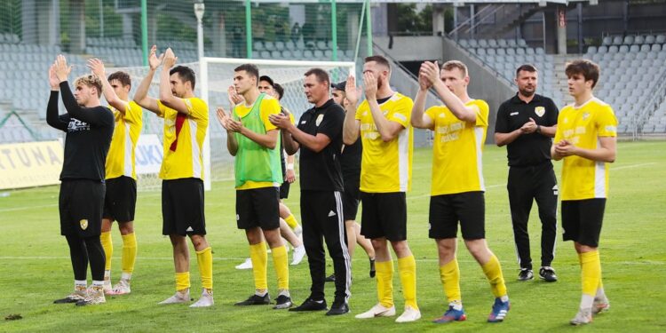 16.06.2021. Kielce. Finałowy mecz Pucharu Polski na szczeblu okręgu KSZO Ostrowiec - Czarni Połaniec / Wiktor Taszłow / Radio Kielce