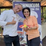 07.07.2021. Letnia kuchnia Radia Kielce. Kosmiczna środa. Na zdjęciu: Mariusz Bezak - nauczyciel zawodu w ZDZ Kielce oraz Magdalena Sitek - Radio Kielce / Anna Kwapisz / Radio Kielce