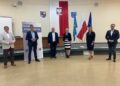 02.07.2021. Starachowice. Nowi dyrektorzy w jednostkach powiatowych. Na zdjęciu (od lewej): Dariusz Dąbrowski - wicestarosta starachowicki, Piotr Babicki - starosta starachowicki, Mirosław Niewczas - dyrektor III LO, Grażyna Małecka - dyrektor ZSZ2, Aneta Matejczuk - dyrektor poradni psychologiczno-pedagogicznej, Rafał Dobrowolski - dyrektor DPS w Kałkowie / Anna Głąb / Radio Kielce
