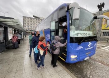 03.07.2021. Kielce. Autobus na Święty Krzyż / Jarosław Kubalski / Radio Kielce